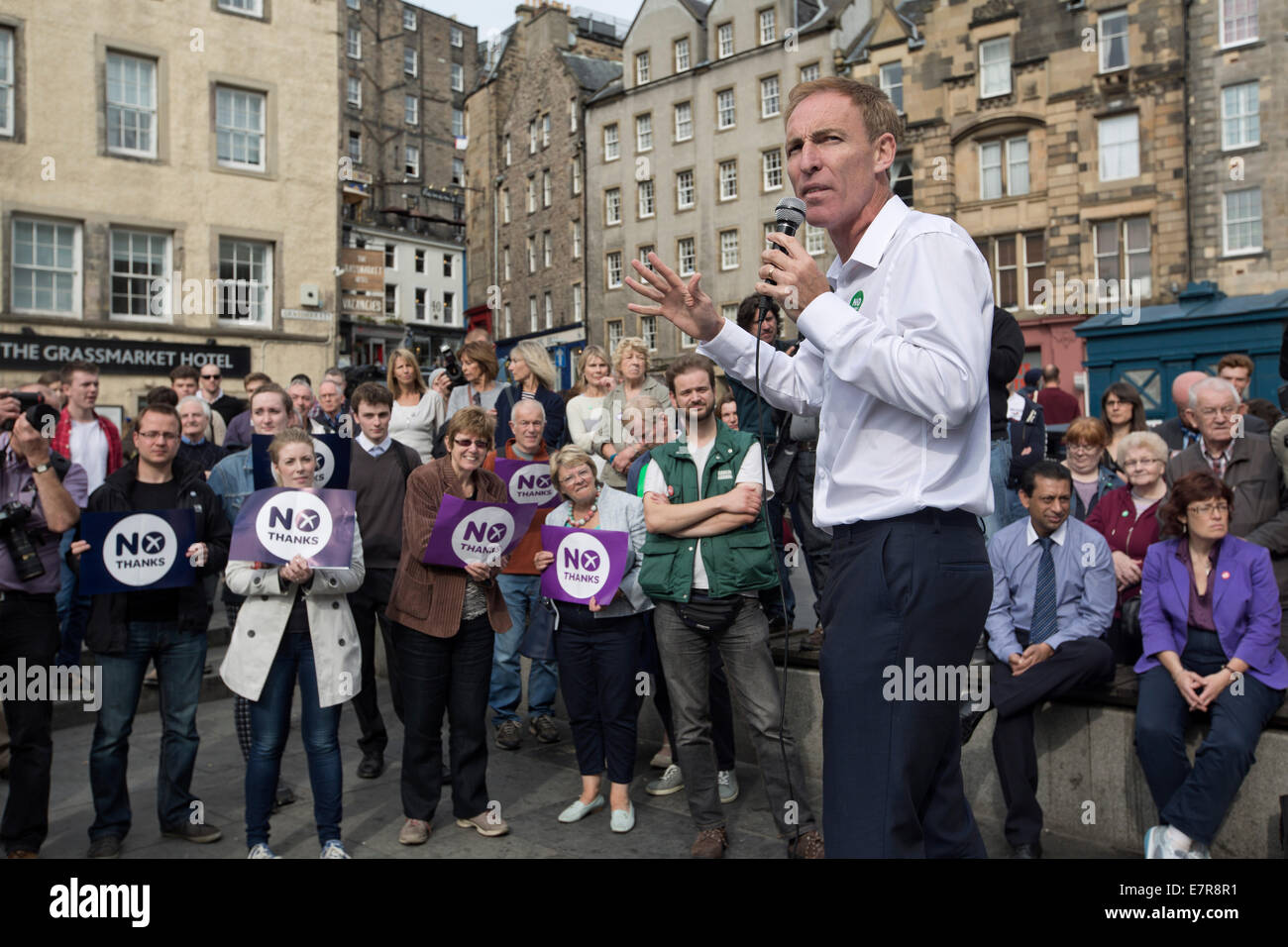 Indipendenza Anti-Scottish diruttori Jim Murphy MP parlando a un non evento grazie a Edimburgo. Foto Stock