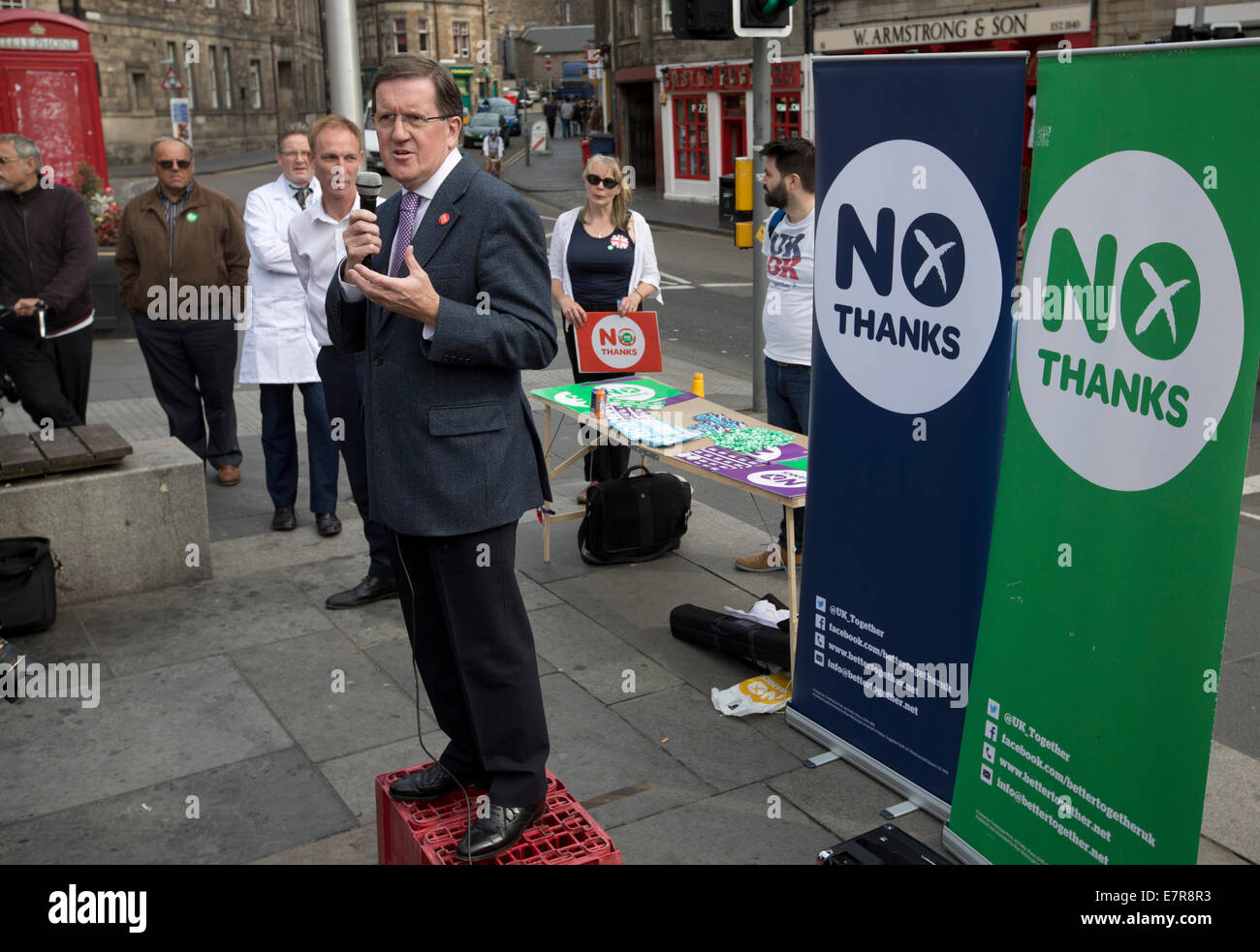 Indipendenza Anti-Scottish diruttori Lord George Robertson parlando a un non evento grazie a Edimburgo. Foto Stock