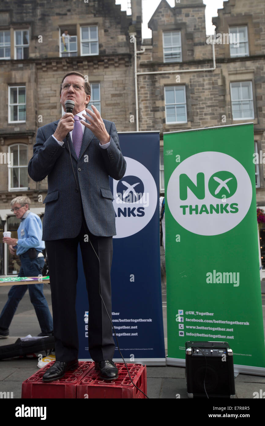 Indipendenza Anti-Scottish diruttori Lord George Robertson parlando a un non evento grazie a Edimburgo. Foto Stock
