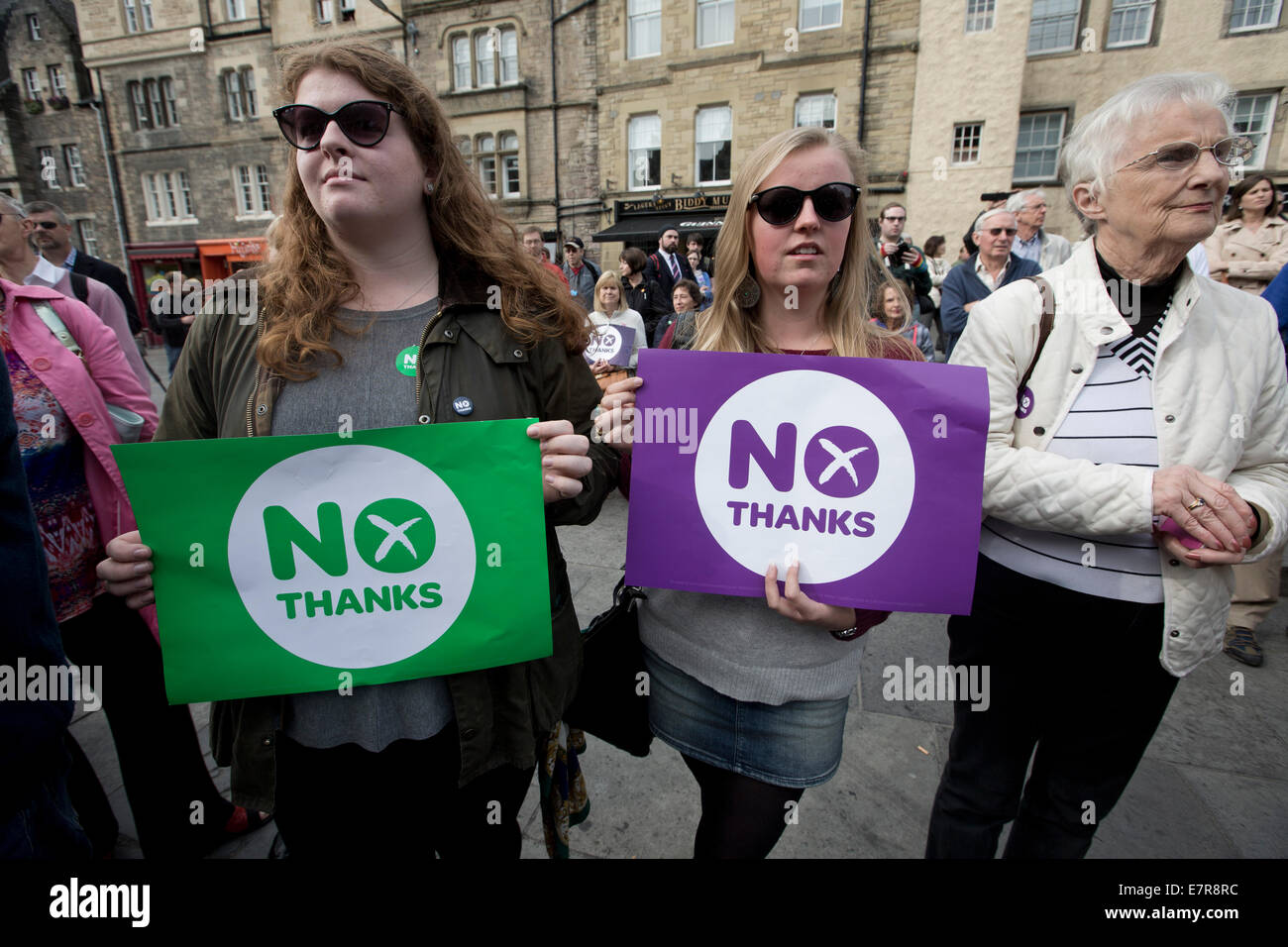 Anti-Scottish i sostenitori dell'indipendenza la visione di Jim Murphy MP parlando a un non evento grazie a Edimburgo. Foto Stock