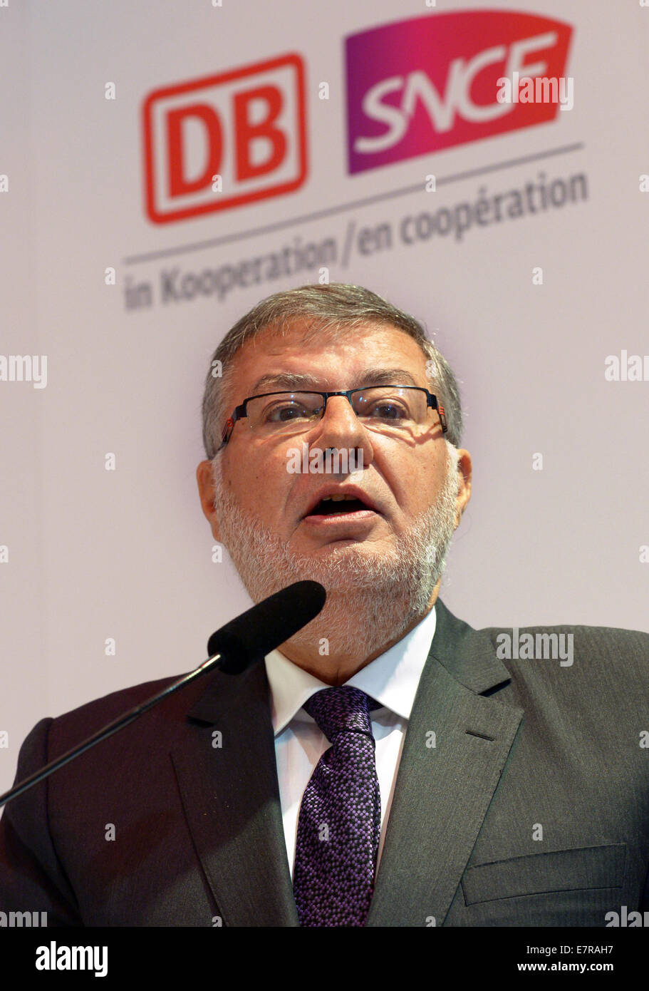 Berlino, Germania. 23 Sett 2014. Il ministro francese dei Trasporti Alain Vidalies è raffigurato a tecnologia ferroviaria fiera Innotrans Berlino, Germania, 23 settembre 2014. Innotrans può essere visitata dal pubblico tra 23 e 216 settembre 2014. Foto: RAINER JENSEN/DPA/Alamy Live News Foto Stock