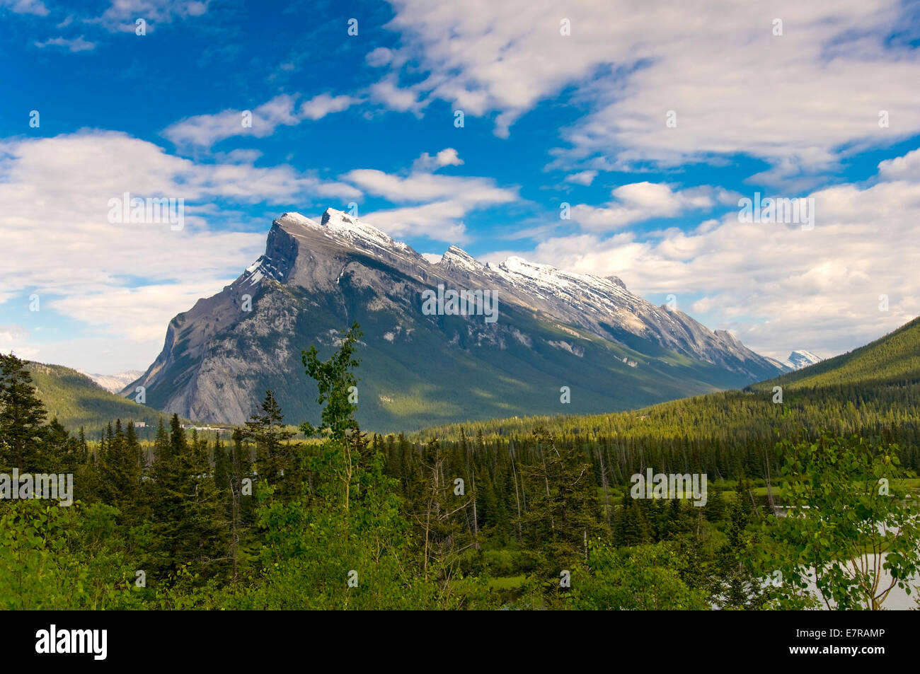 Mount Rundle, il Parco Nazionale di Banff, Alberta, Canada Foto Stock