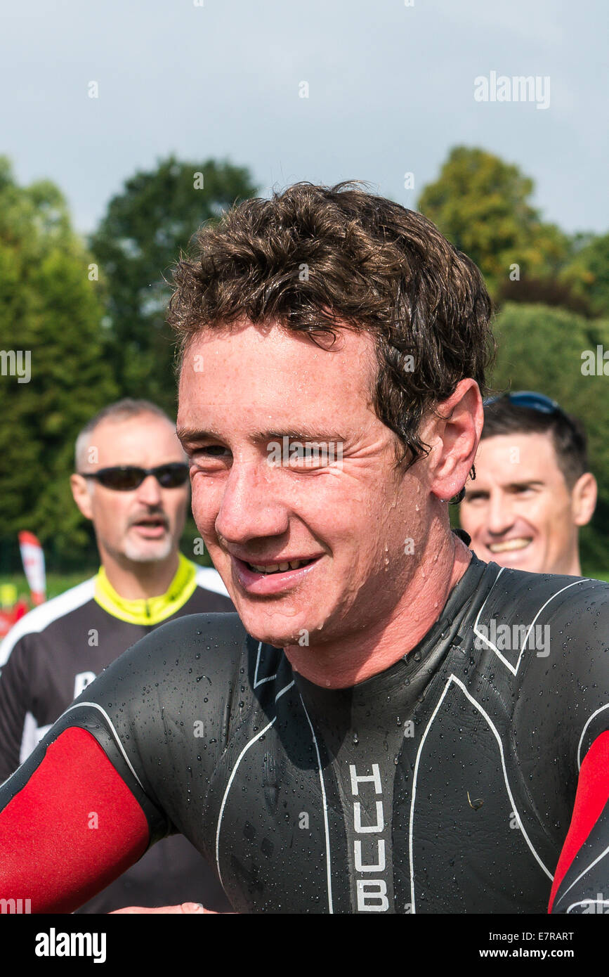 Alistair Brownlee indossando una muta Huub al Brownlee Tri Nord Triathlon al Harewood House di Leeds Foto Stock