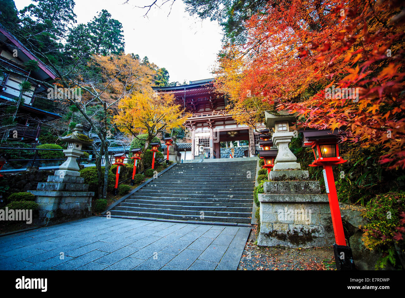 Kyoto, Giappone - 22 Novembre 2013: Kurama-dera è un tempio nel lontano nord di Kyoto, Giappone Foto Stock