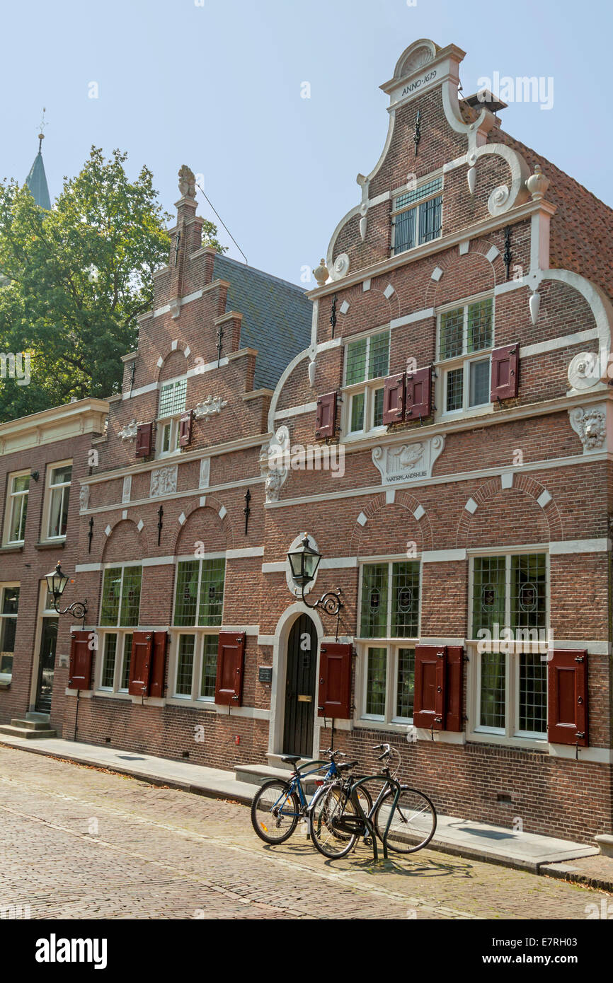 Monnickendam, North Holland, Paesi Bassi: edificio storico, originariamente una canonica ( risalente al XVIII secolo ). Foto Stock