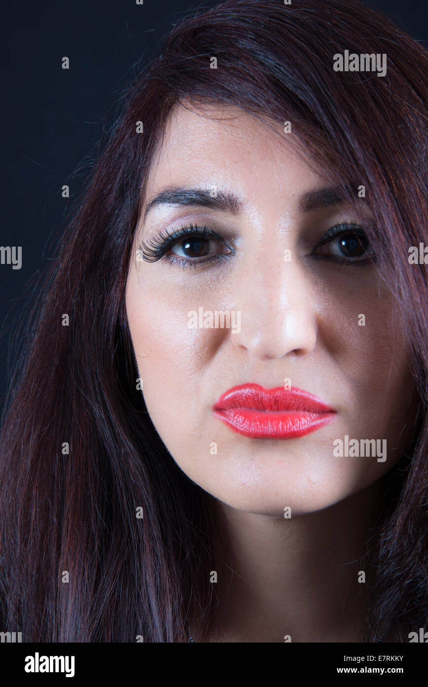 Chiusura del volto di donna con rossetto rosso Foto stock - Alamy