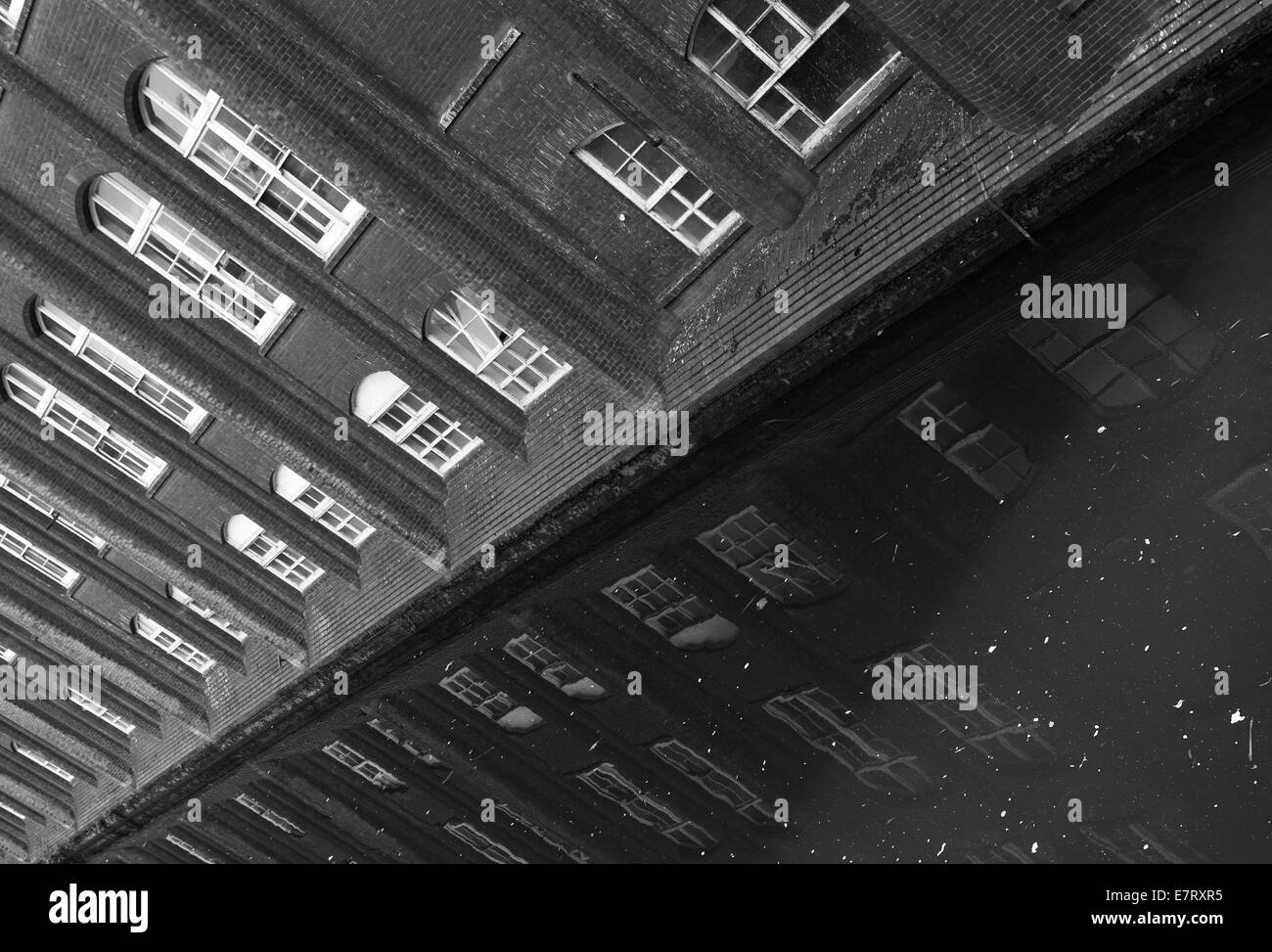 Norwich Università delle Arti sul fiume Wensum in Norwich. Foto Stock