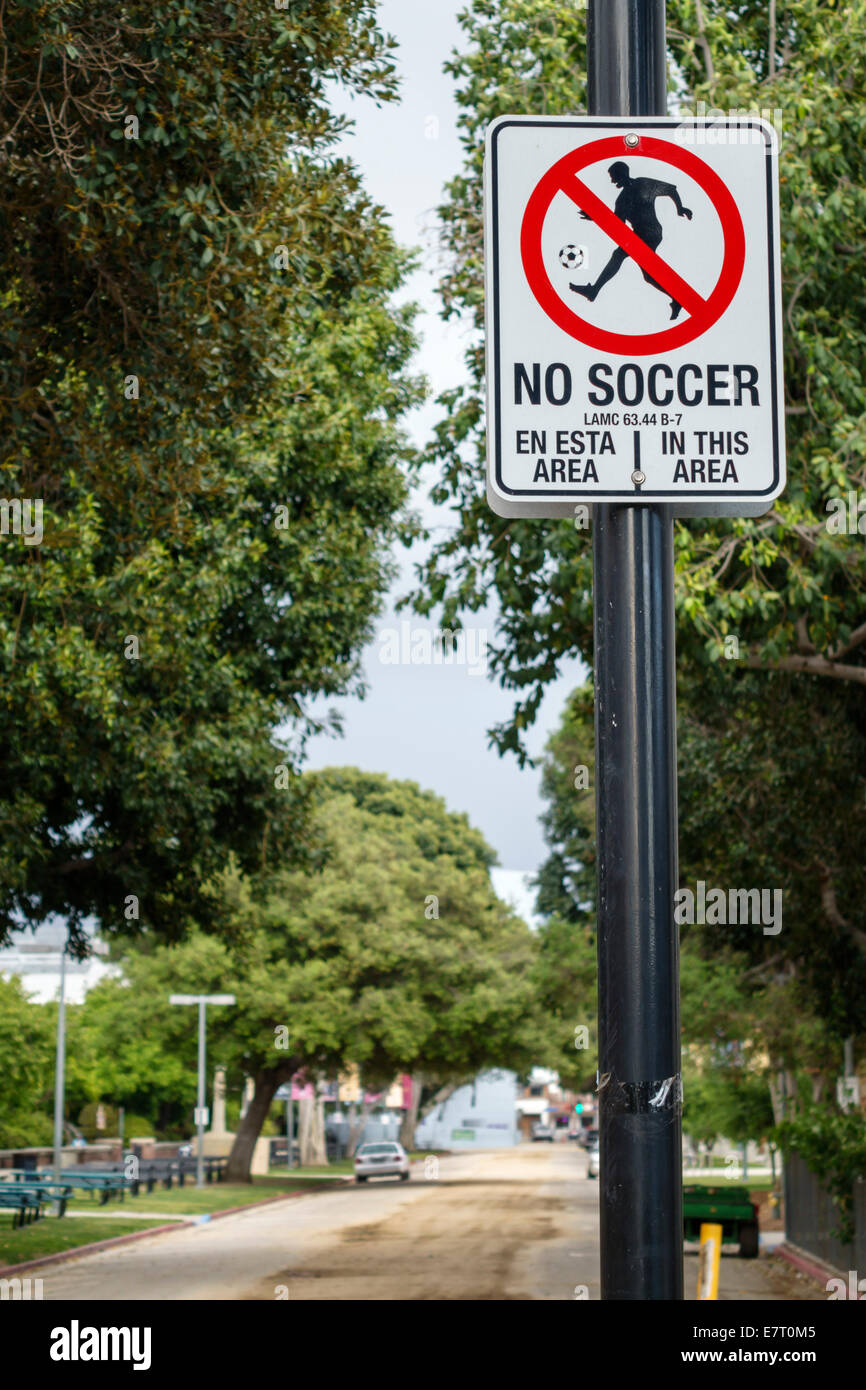 Los Angeles California,Downtown,LA,USC,University of Southern California,università,università,campus,istruzione superiore,traffico,segno,no calcio footbal fut Foto Stock