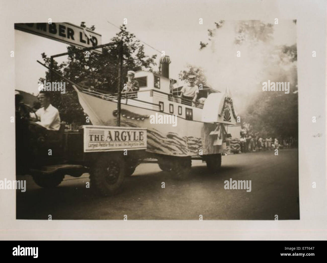 Una fotografia che cattura la Parata del Centenario nel 1967, che mostra le celebrazioni e i festeggiamenti che segnano questo evento storico. Foto Stock