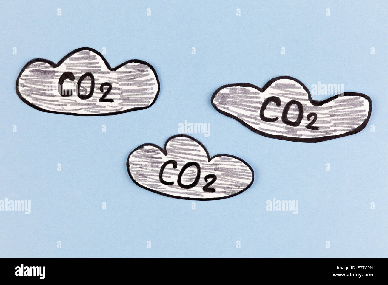 Il biossido di carbonio nuvole (CO2). Immagine è stata disegnata a mano e il taglio della carta-fuori da me. Foto Stock