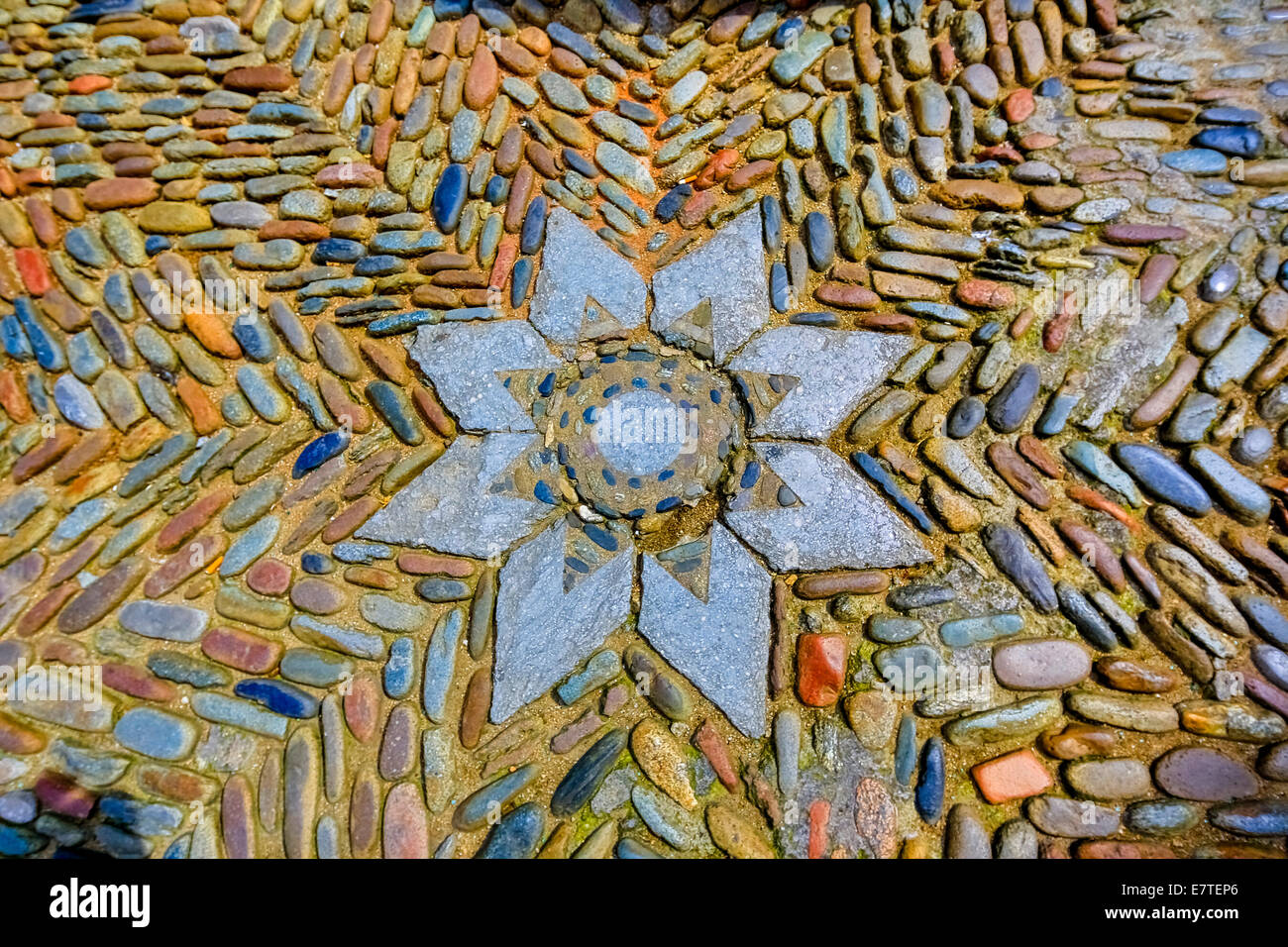 Mosaico pavimentale in pietra immagini e fotografie stock ad alta  risoluzione - Alamy
