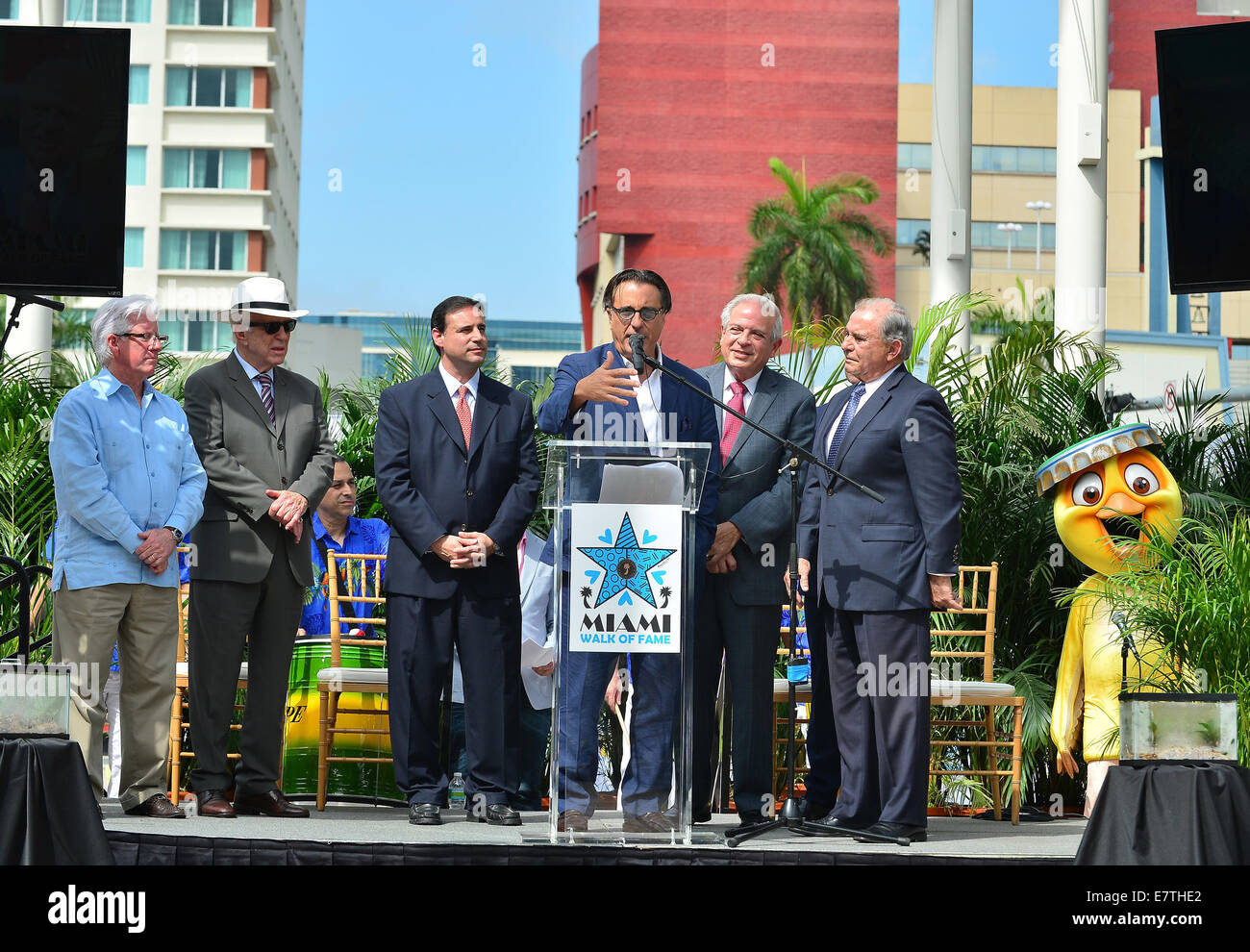 Le stelle della famiglia animata film 'Rio 2' frequentare l inaugurazione di Miami del primo Walk of Fame con: William Talbert III,Monty Trainer,Francesco Suarez,Andy Garcia,città di sindaco della città di Miami Tomas Regalado,valutazione dove: Miami, Florida, Stati Uniti quando: 21 Mar 2014 Foto Stock