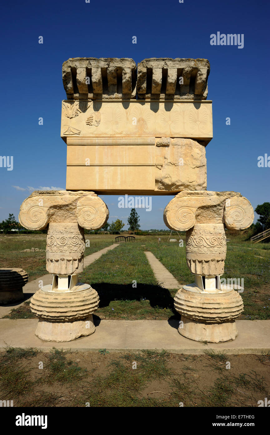 Italia, Basilicata, Metapontum (Metaponto), tempio greco di Artemide (tempio D), colonne ioniche (480-470 a.C.) Foto Stock