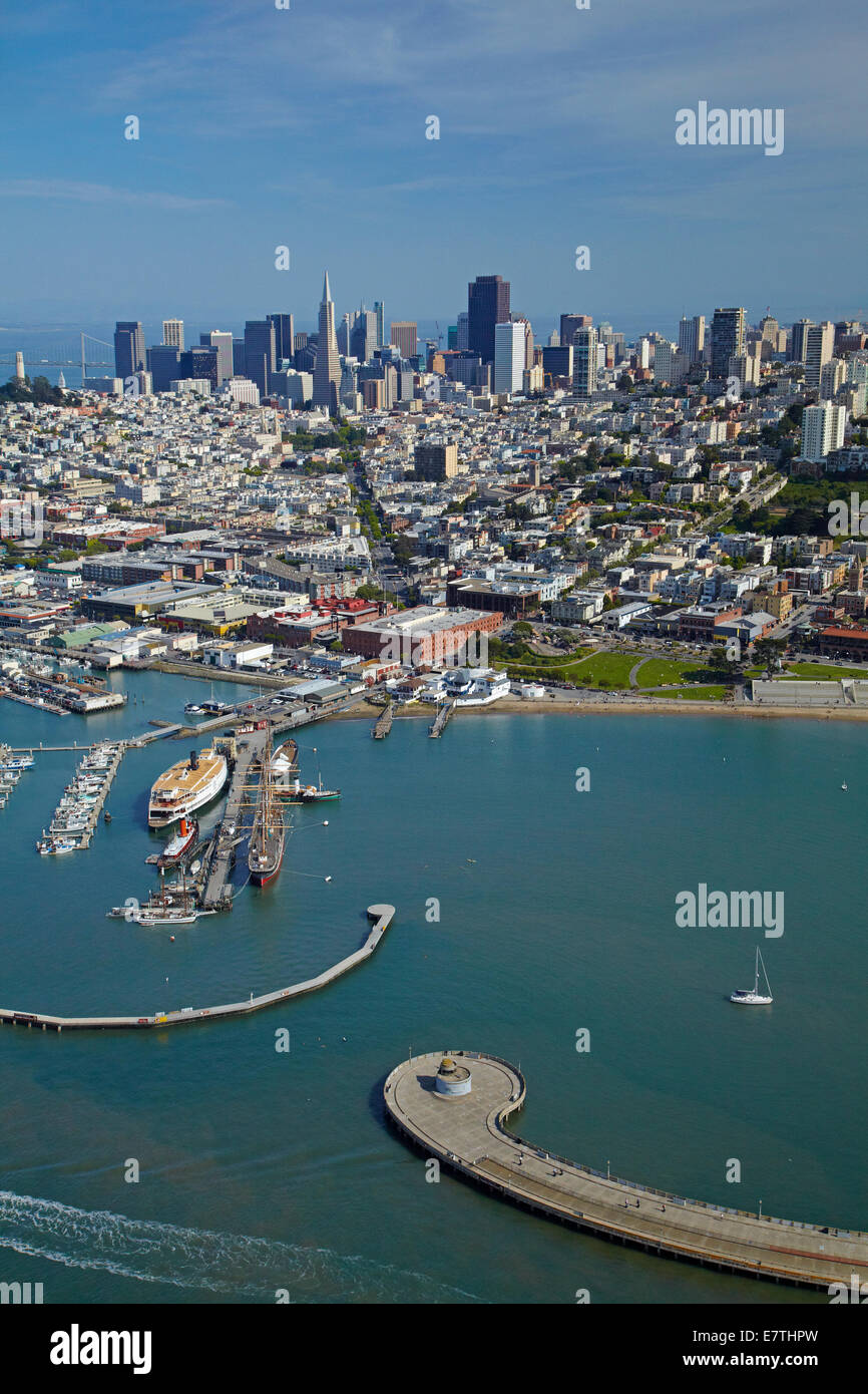 Il Molo municipale e San Francisco Maritime National Historical Park, San Francisco, California, Stati Uniti d'America - aerial Foto Stock