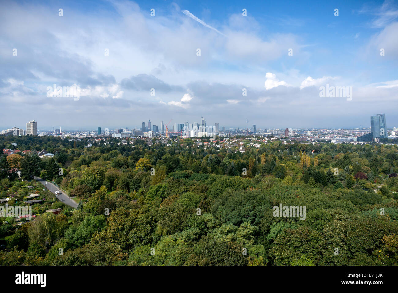 Germania: skyline di Francoforte come visto dalla torre di Goethe. Foto da 20. Settembre 2014. Foto Stock