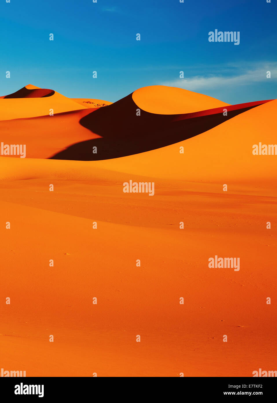 Dune di sabbia nel deserto del Sahara al tramonto, Tadrart, Algeria Foto Stock