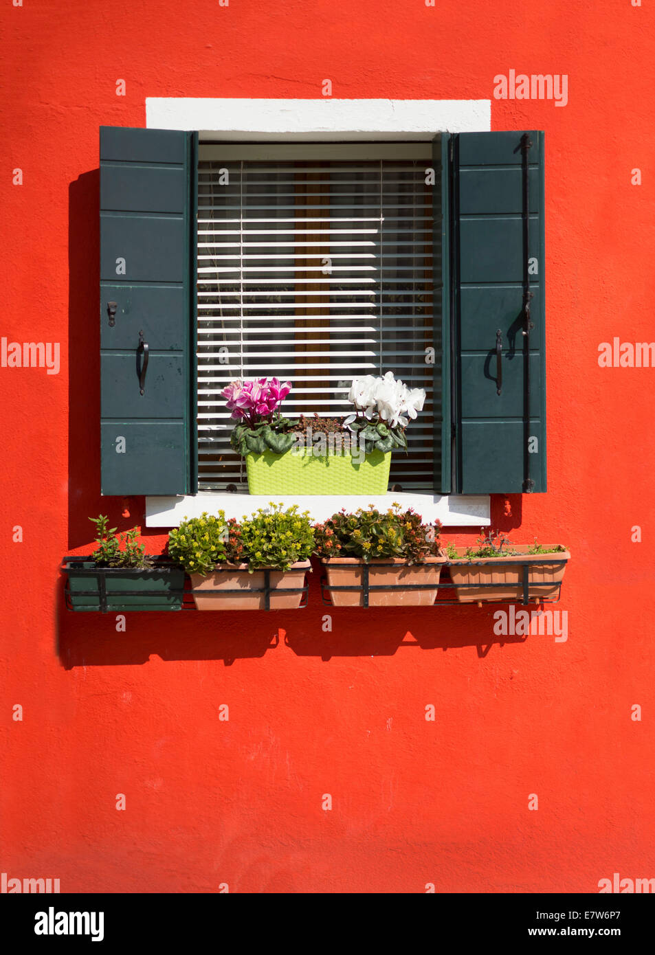 Finestra dettagli sull'isola di Burano, Venezia. Foto Stock