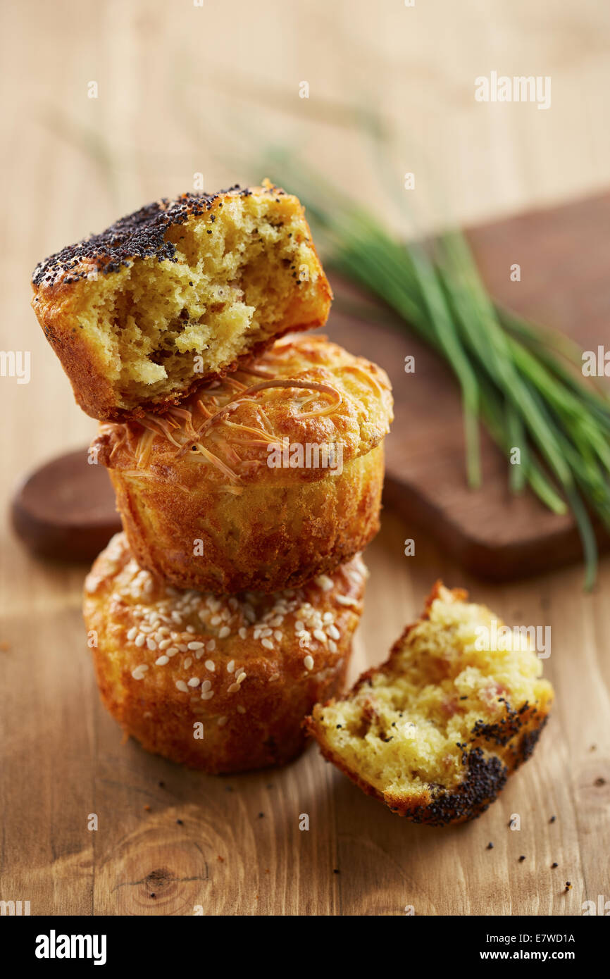 Muffin salato con spezie e semi Foto Stock
