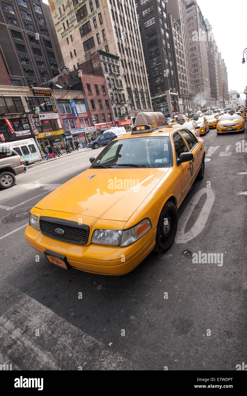 Taxi giallo di New York Foto Stock
