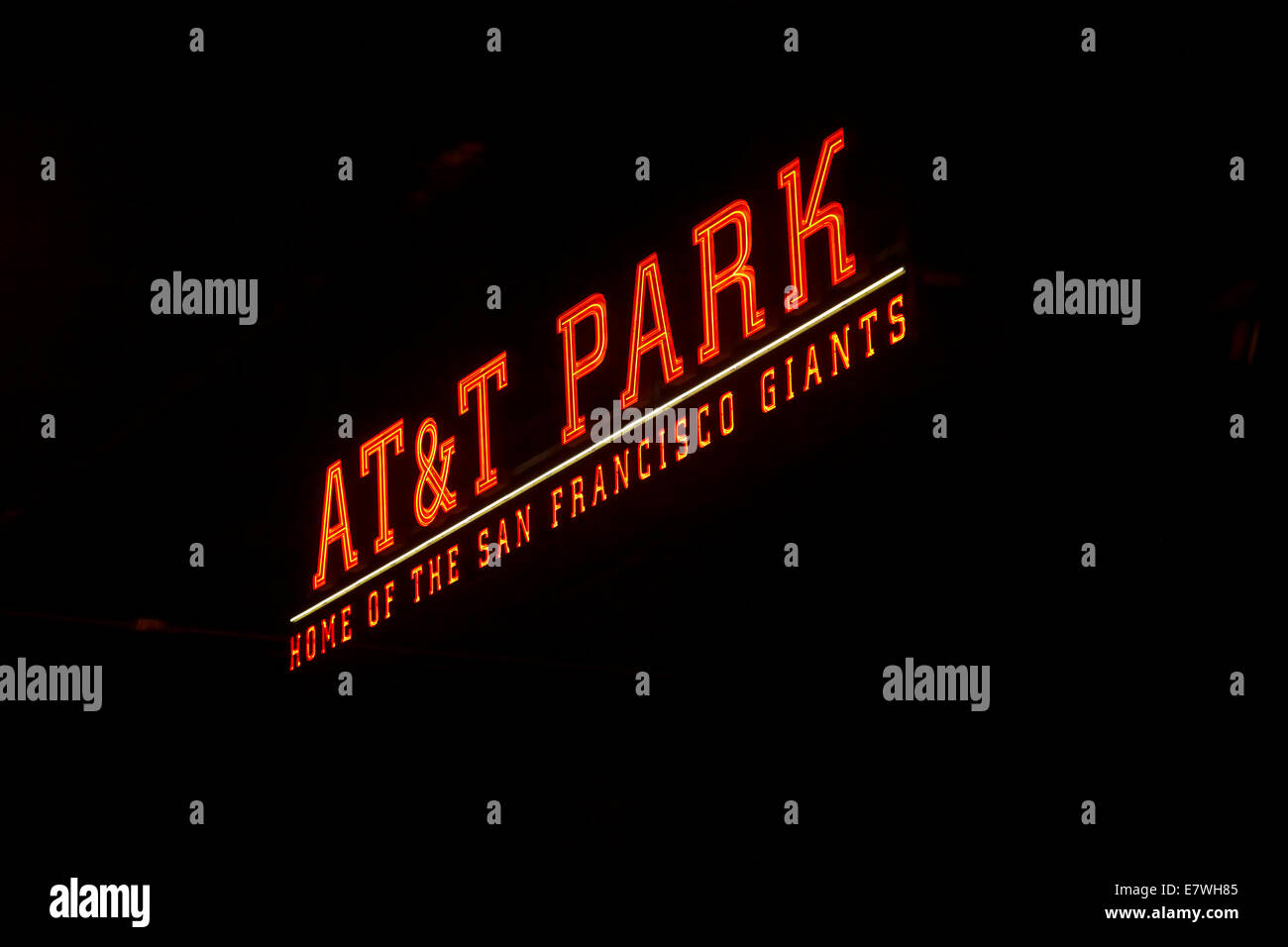 Insegna al neon per AT&T Park / giganti Ballpark (casa di San Francisco Giants baseball team), San Francisco, California, Stati Uniti d'America - aerial Foto Stock