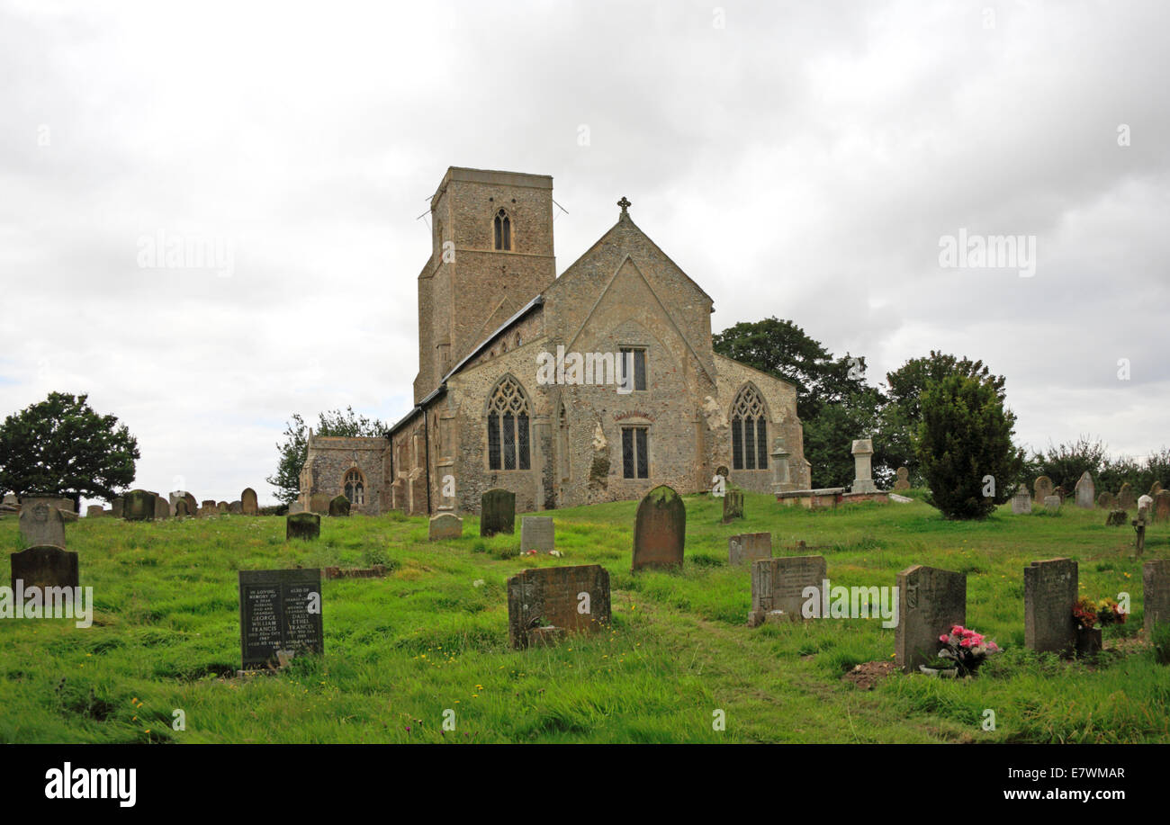 Una vista della chiesa parrocchiale di San Pietro a grande Walsingham, Norfolk, Inghilterra, Regno Unito. Foto Stock