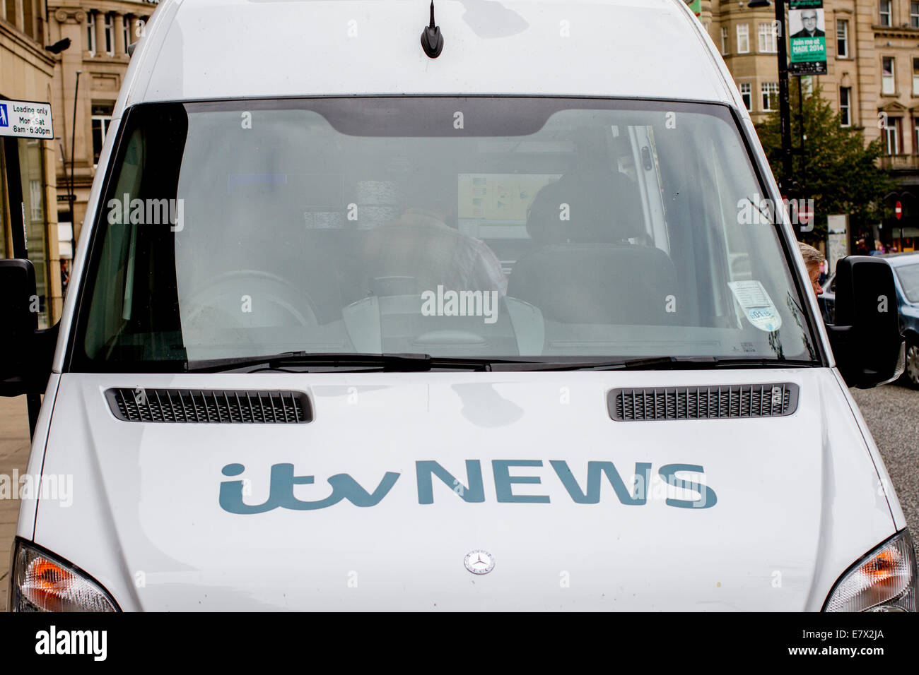 ITV news broadcast van in Sheffield South Yorkshire England Regno Unito Foto Stock