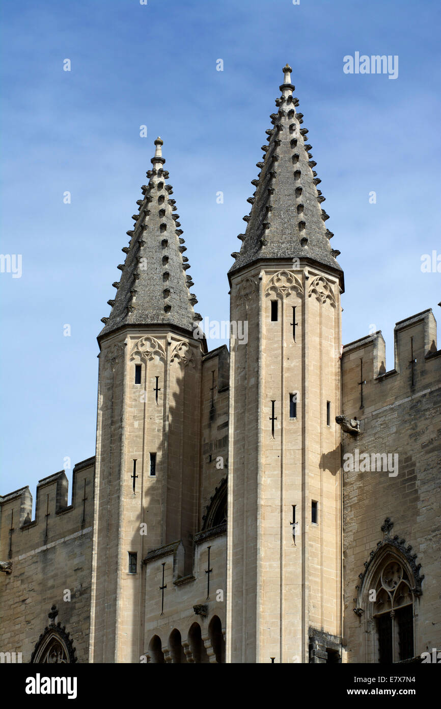 La facciata principale del palazzo papale. UNESCO World Heritage Site, Avignon Vaucluse, Provence-Alpes-Côte d'Azur, in Francia, in Europa. Foto Stock