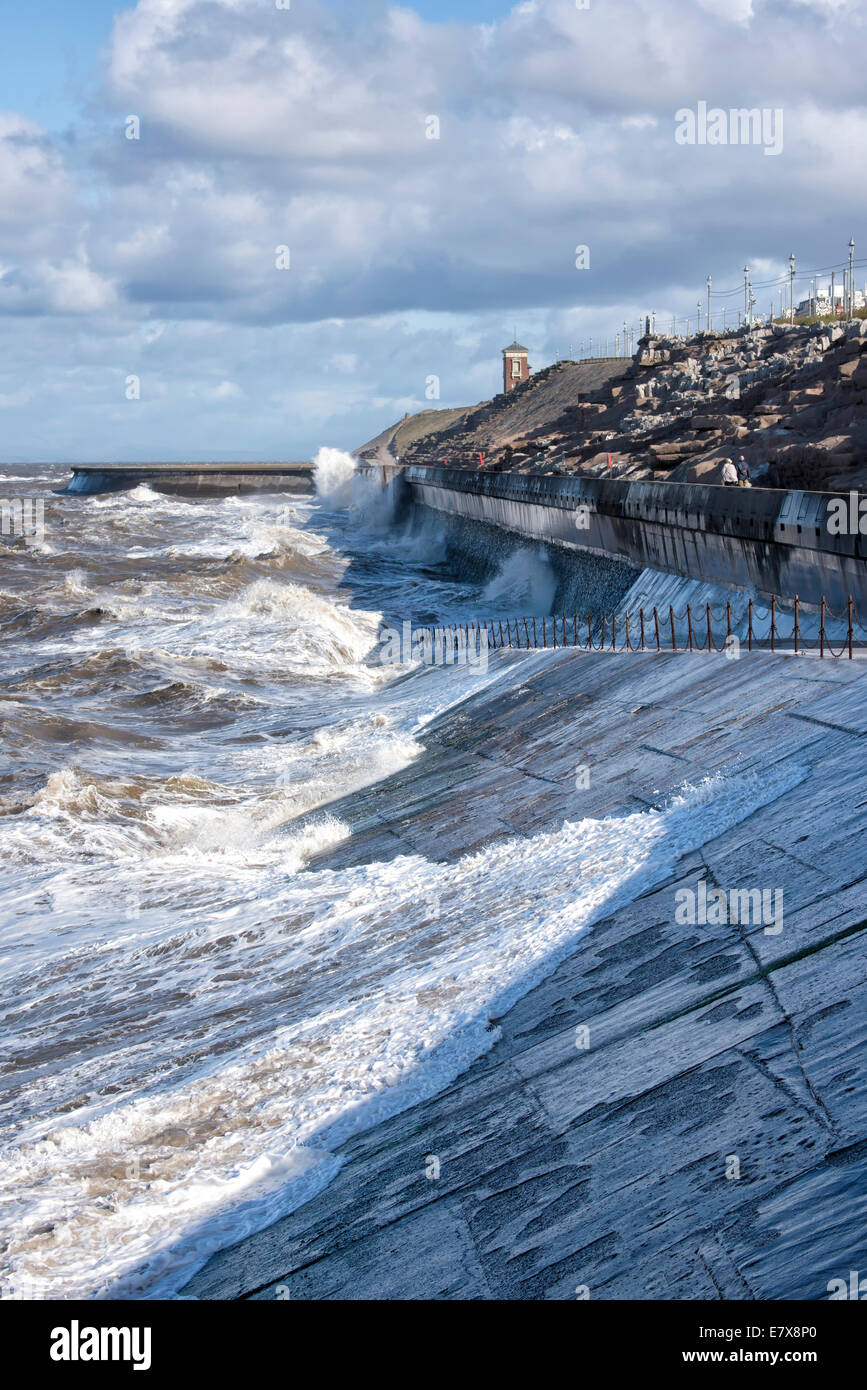 I difficili mari di ancorare il North Shore Promenade di Blackpool, Lancashire Foto Stock