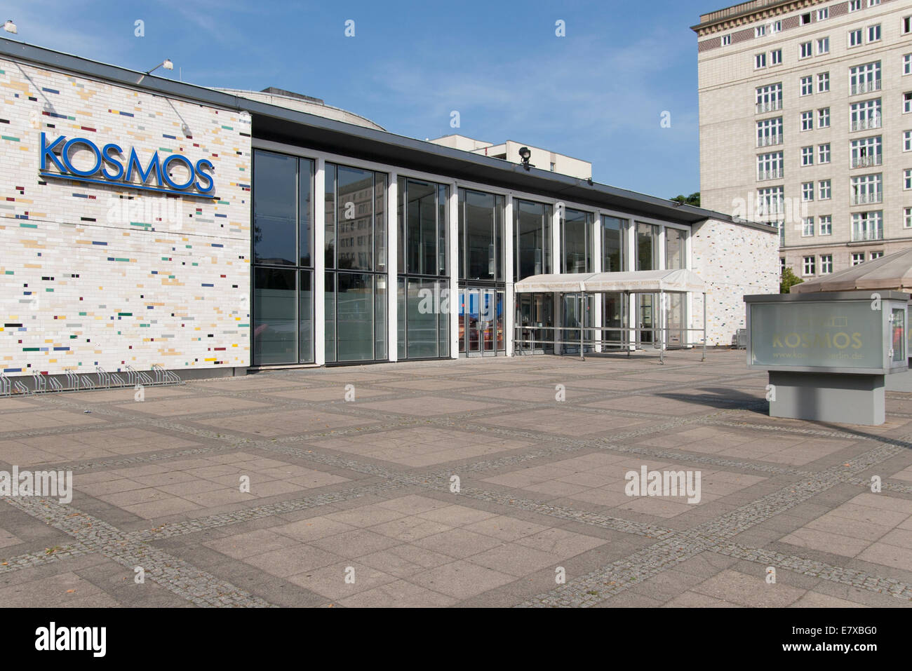 Kosmos Karl Marx Allee Berlino Germania Foto Stock