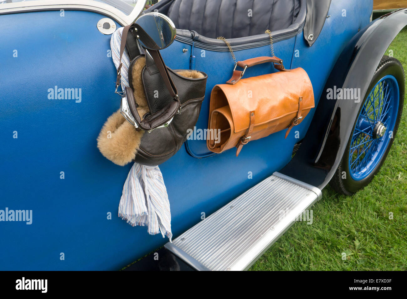 Auto d'epoca, con attrezzature di guida Foto Stock