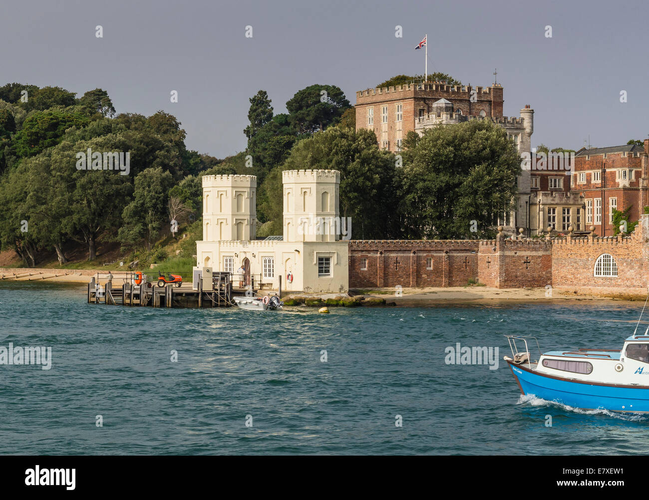 Brownsea Castle, Brownsea Island, dal porto di Poole, Dorset, England, Regno Unito Foto Stock