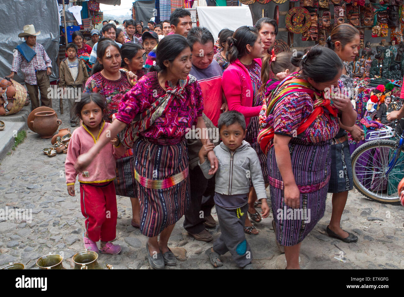 Tradizionale mercato indigeno nella città guatemalteca di Chimaltenango, America Centrale Foto Stock