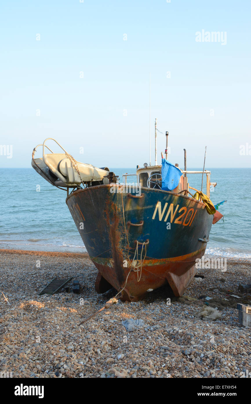 Barche di pescatori sulla spiaggia da Rock-a-strada Nore, Stade, Hastings, East Sussex, Regno Unito Foto Stock