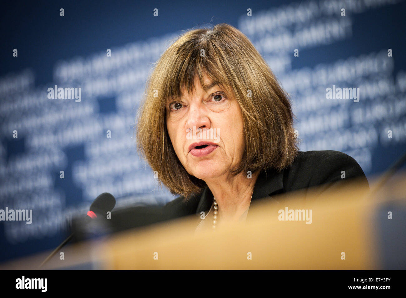 Bruxelles, BXL, Belgio. 26 Sep, 2014. Membro tedesco del parlamento europeo ( MEP ), Rebecca Harms, che ha volato ieri a Mosca per osservare la prova oggi stesso per accuse di spionaggio del pilota ucraino Nadiya Savchenko - ieri è stato negato l'ingresso in Russia, nonostante i titolari di un passaporto diplomatico. Dopo tre ore di attesa in aeroporto di Mosca aveva detto che lei era un ''indesiderabile'' persona in Russia e che la sua voce sarebbe un ''atto criminale''. Credito: ZUMA Press, Inc./Alamy Live News Foto Stock