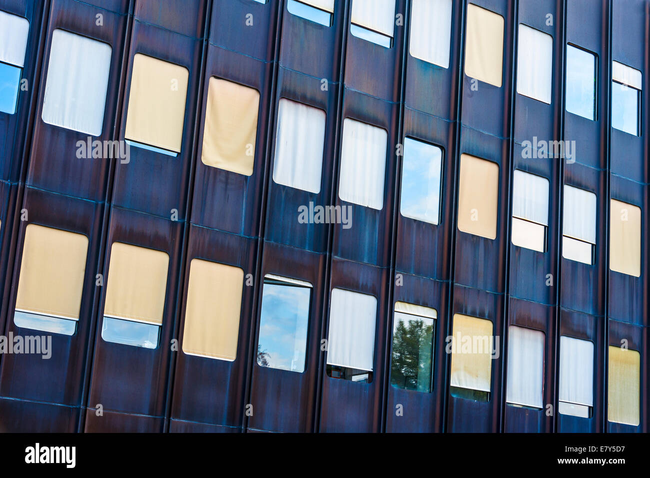 Abstract architettoniche della facciata di un edificio per uffici a Zurigo, Svizzera Foto Stock