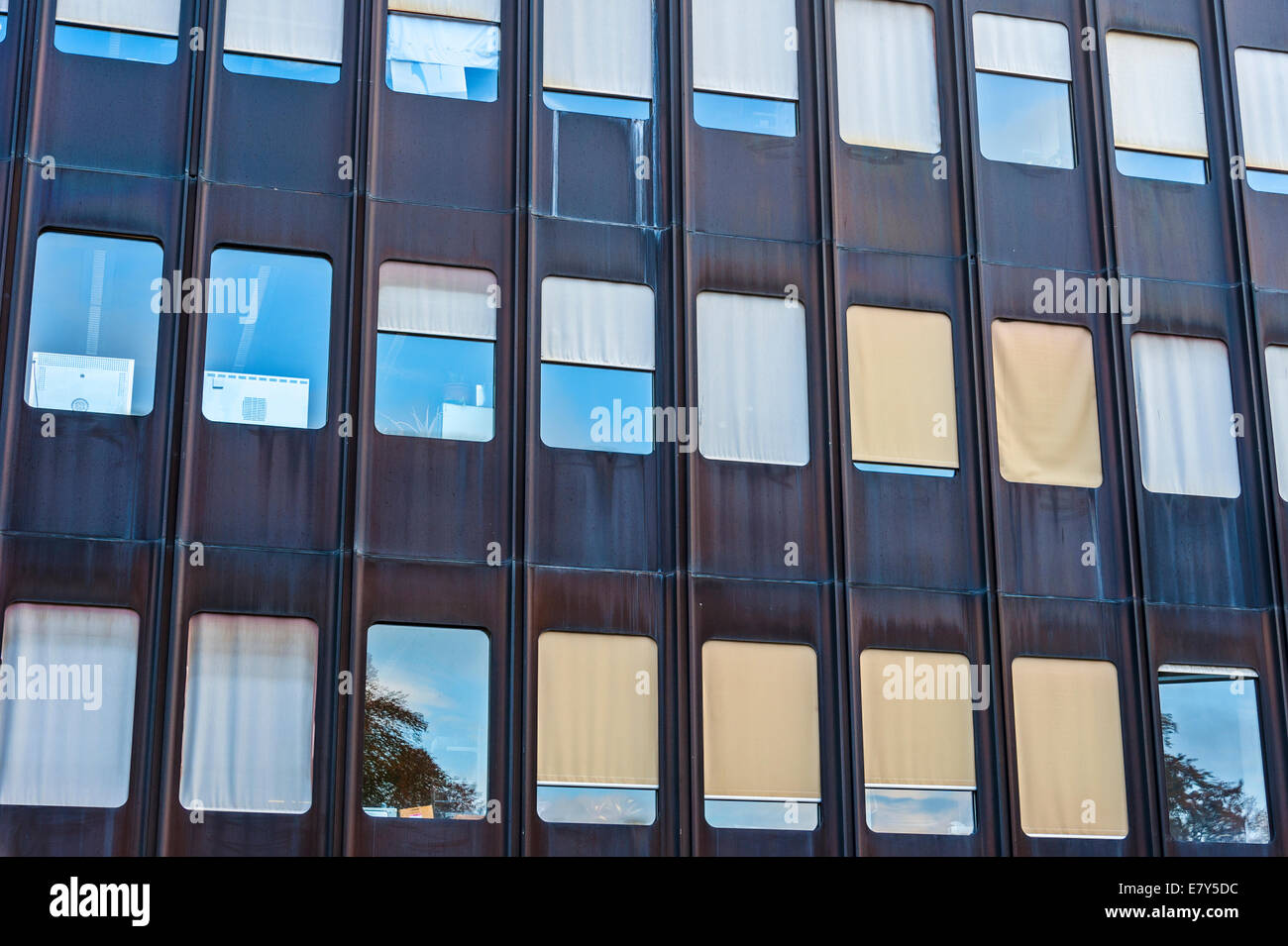 Abstract architettoniche della facciata di un edificio per uffici a Zurigo, Svizzera Foto Stock