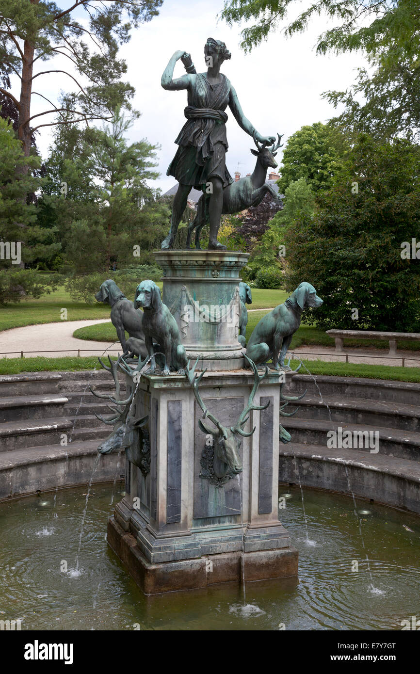 Fontana di Diana nel giardino di Palazzo Fontainebleau, Francia Foto Stock
