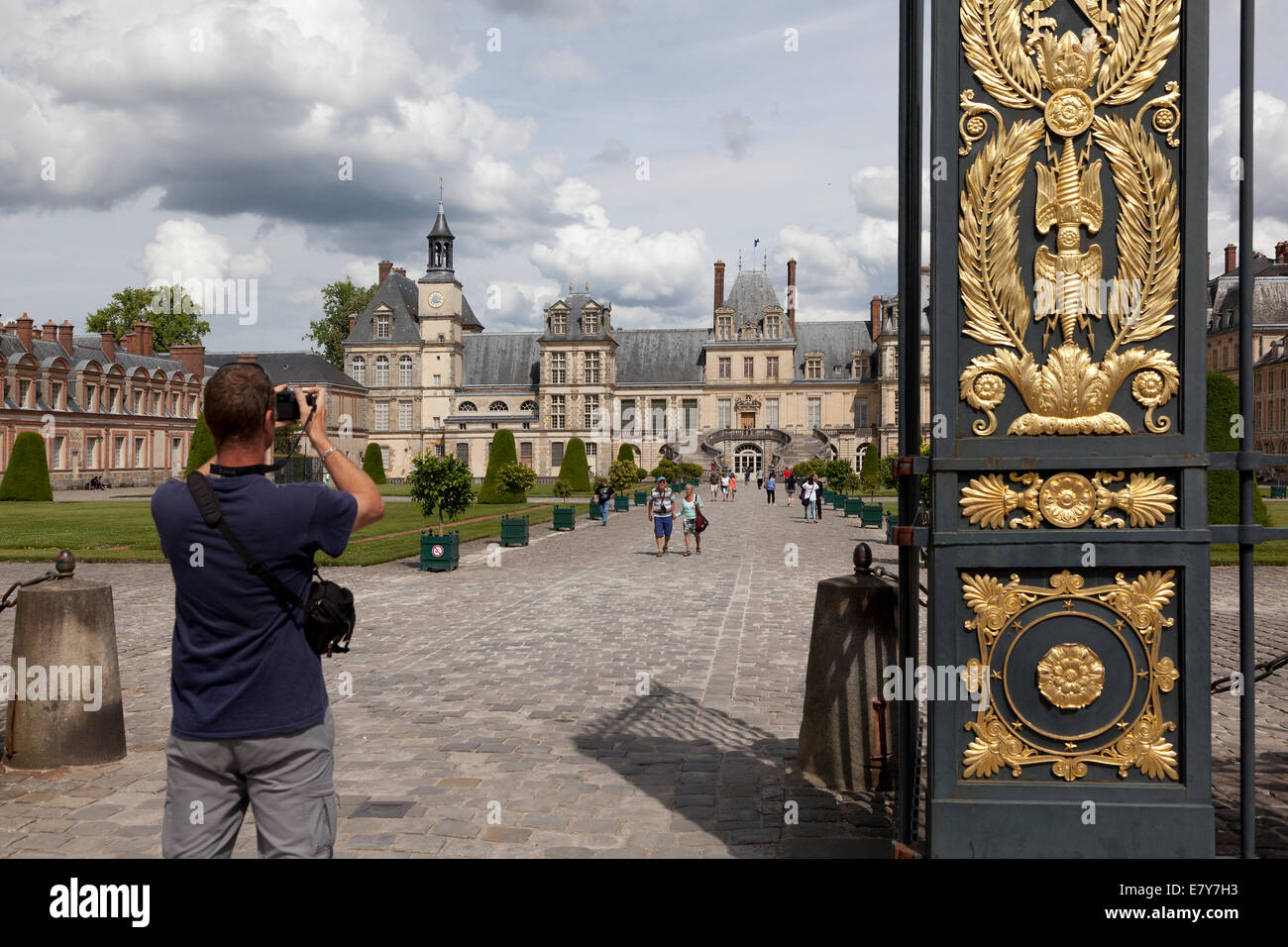 Entrata al Palazzo Fontainebleau, Francia Foto Stock