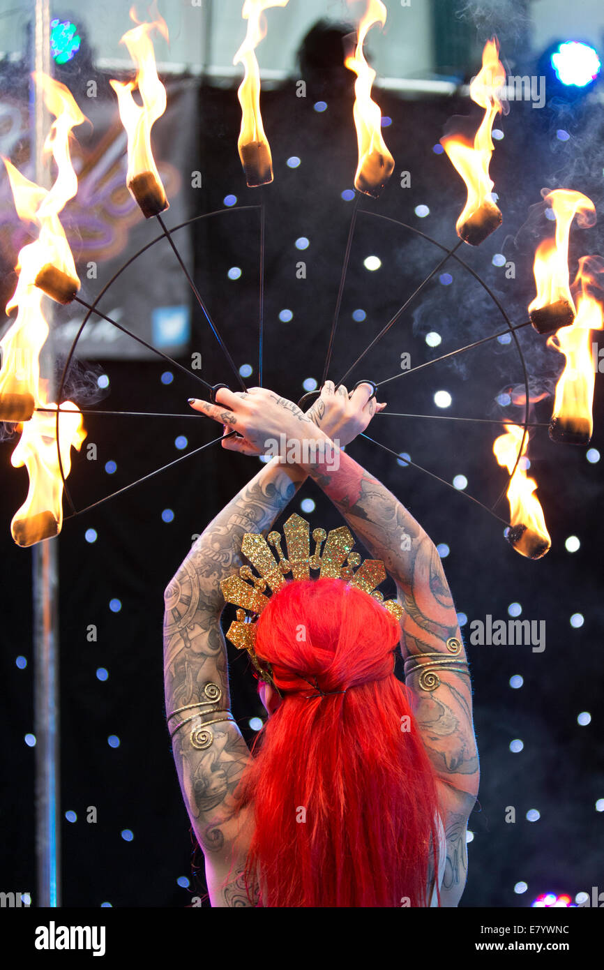 Londra, Regno Unito. 26 Sep, 2014. Decimo London Tattoo Convention, Tabacco dock. Credito: Simon Balson/Alamy Live News Foto Stock