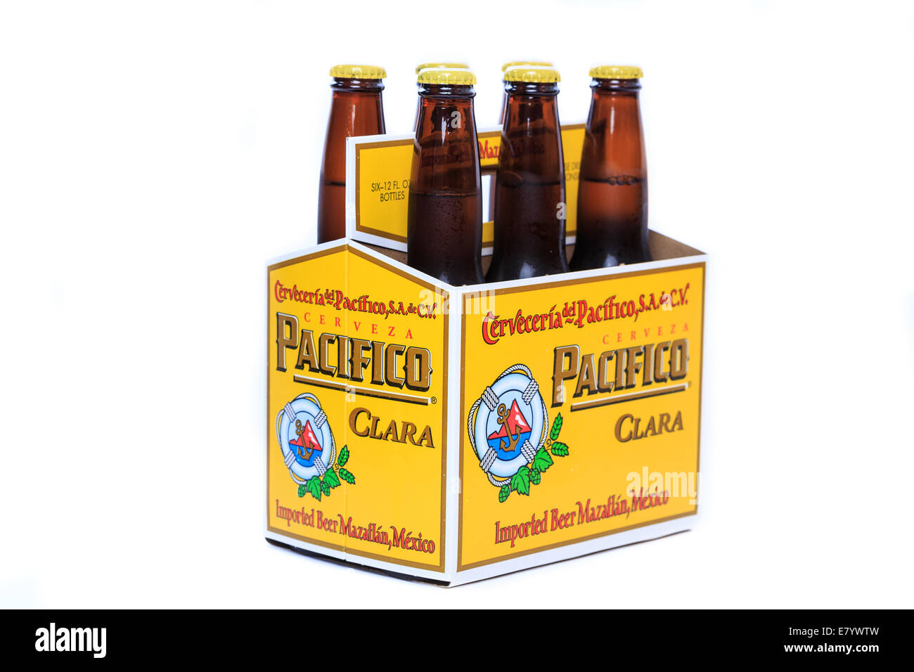 E gelido freddo Pacifico Clara birra Foto Stock