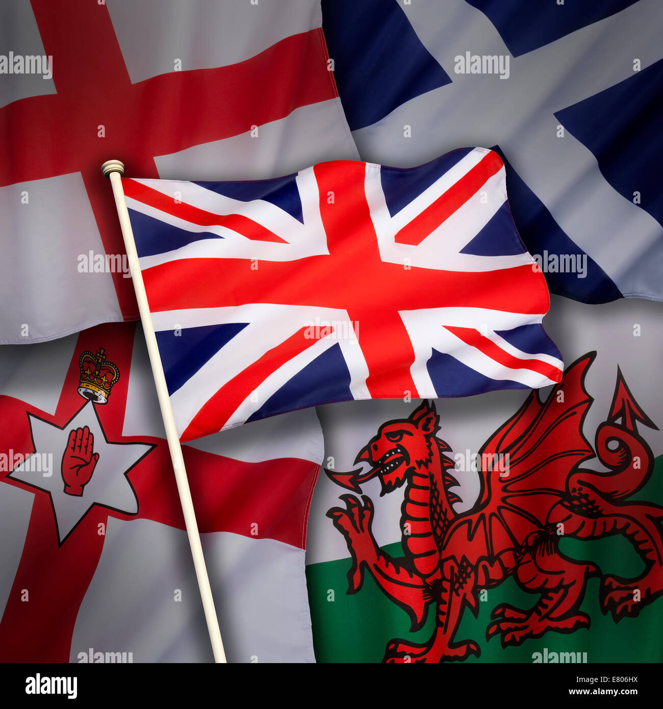 Le bandiere del Regno Unito di Gran Bretagna - Inghilterra, Scozia, Galles e Irlanda del Nord. Foto Stock