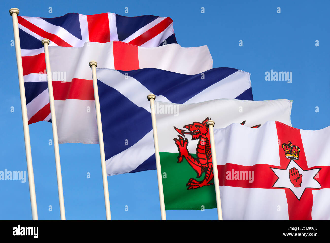 Bandiere del Regno Unito di Gran Bretagna - Inghilterra, Scozia, Galles, Irlanda del Nord e la bandiera europea. Foto Stock