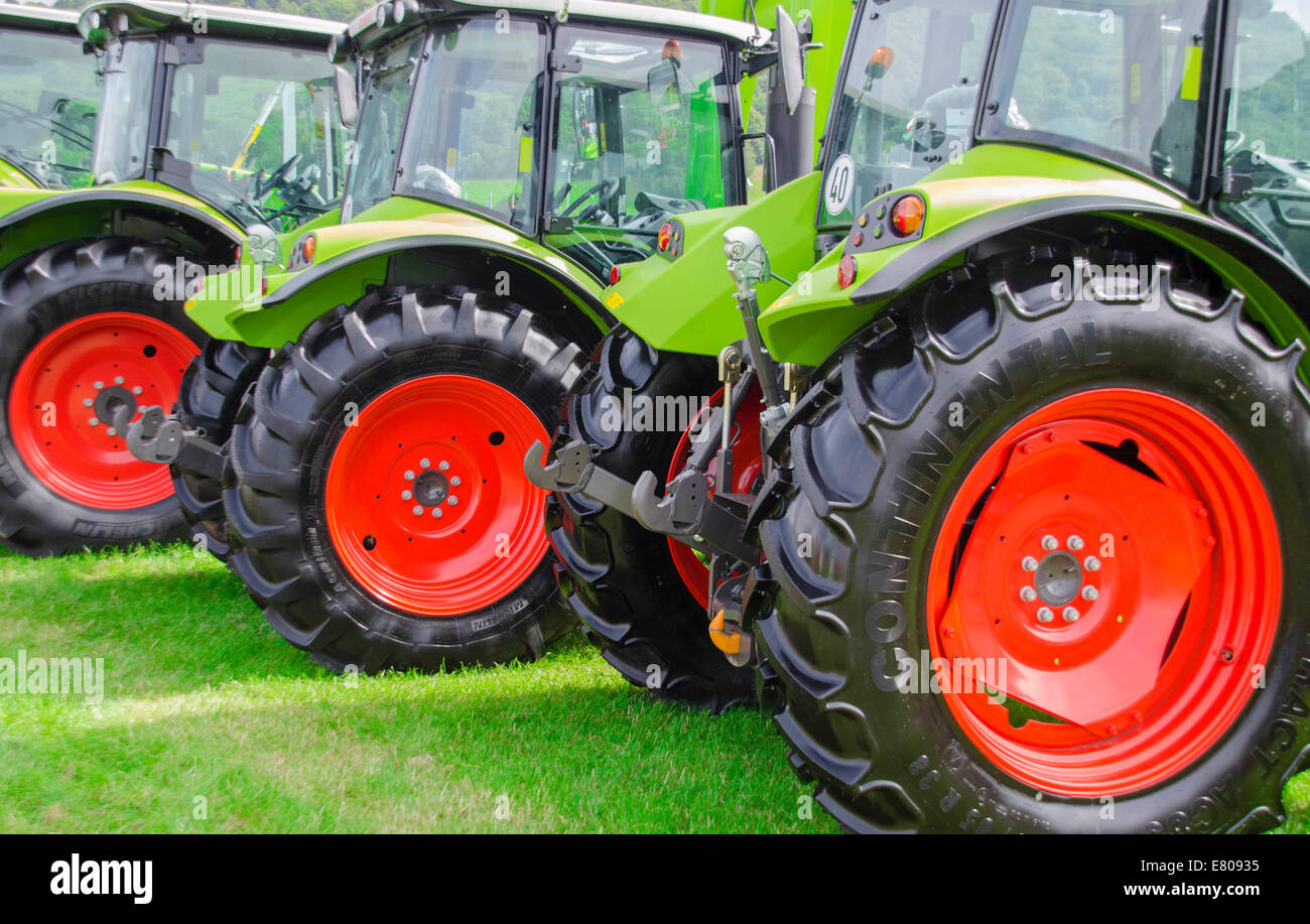Trattori esposti al 2014 Monmouth paese mostrano Monmouthshire Gwent UK Foto Stock