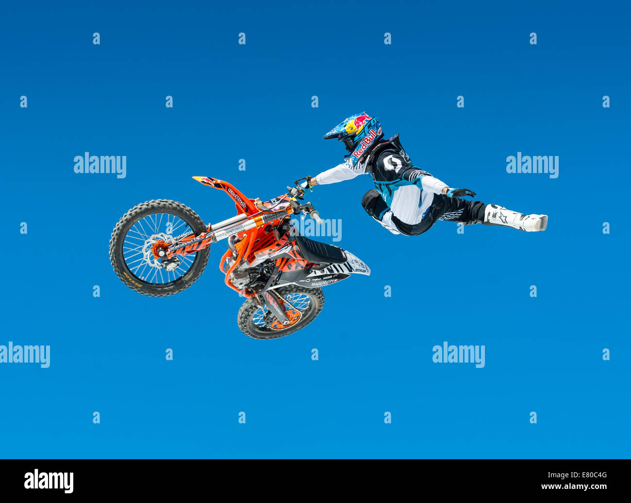 Zurigo, Svizzera. Il 27 settembre, 2014. Mat Rebeaud (SUI) è ottenere alcuni airtime accanto alla sua KTM al FMX fmx sessione di stile di 'freestyle.ch' Europa il più grande evento di freestyle a Zurigo. Credito: Erik Tham/Alamy Live News Foto Stock