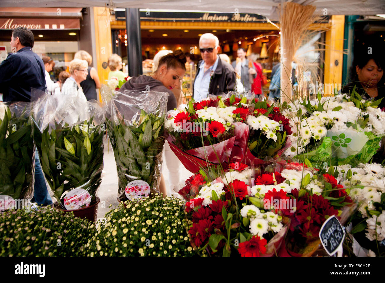 Una fiori nel mercato di frutti di mare, Le Havre, dipartimento Seine-Maritime, Alta Normandia, Francia Foto Stock