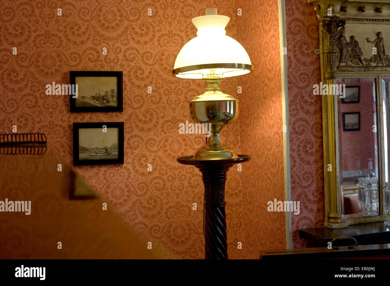 Charles Dickens,natale,lampada,luce,salotto,dipinti,sala da disegno Foto Stock