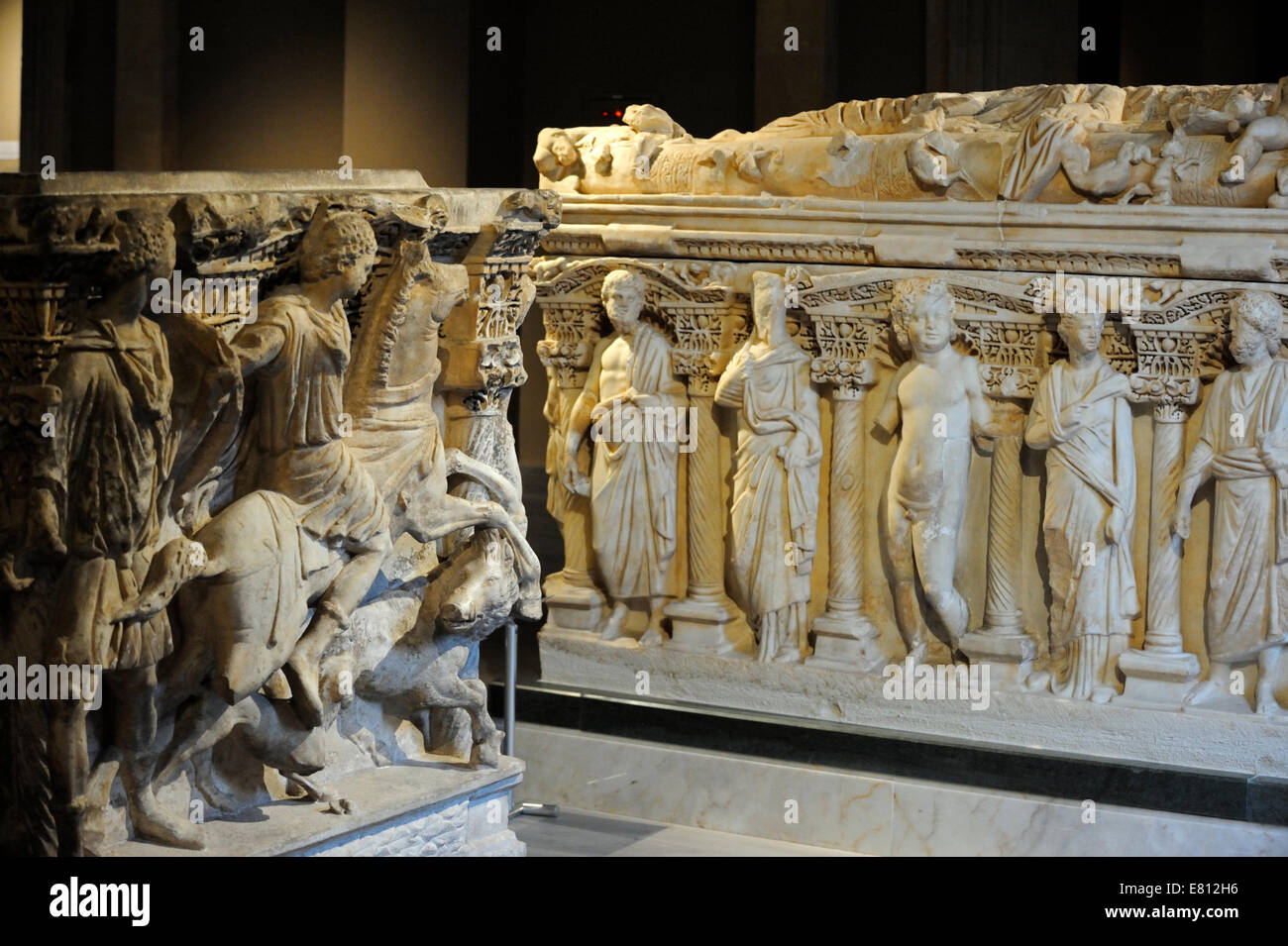 Sarcofagi di epoca romana nel Museo Archeologico di Istanbul Foto Stock