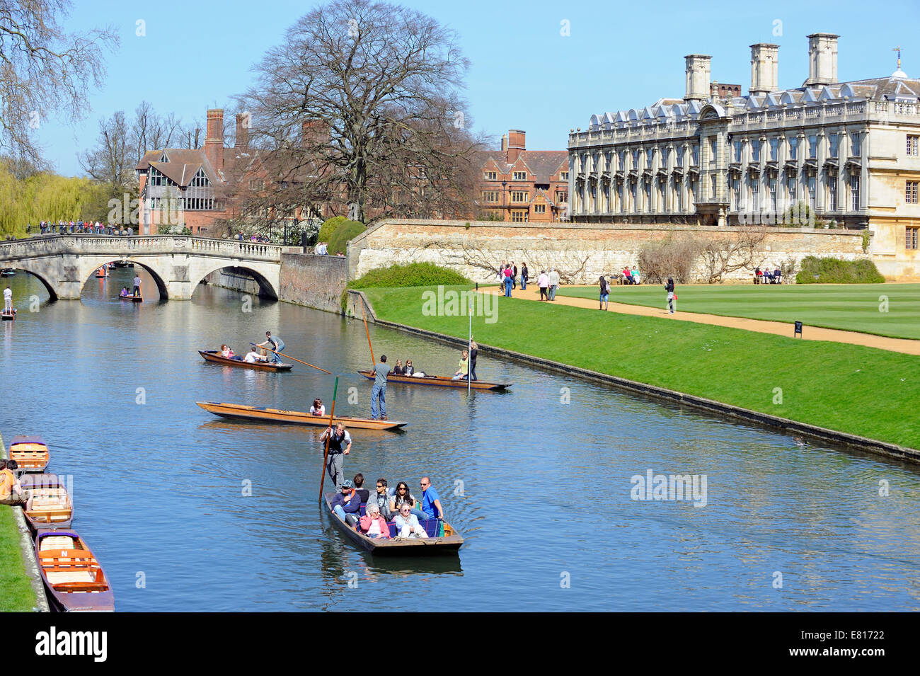 Il fiume Cam e Clare College di Cambridge in Inghilterra Foto Stock