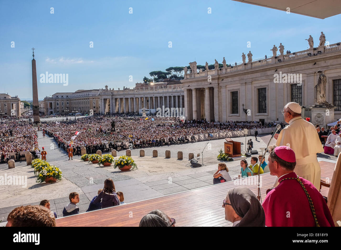 Il Vaticano. 28 Sep, 2014. Papa Francesco soddisfano i nonni del mondo - Piazza San Pietro, 28 settembre 2014 Credit: Davvero Facile Star/Alamy Live News Foto Stock