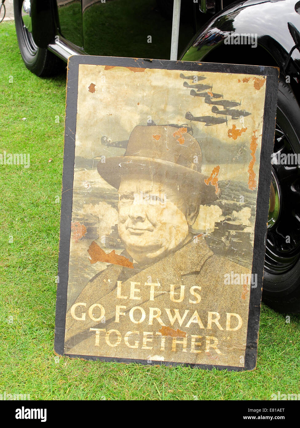 Un vecchio poster di guerra sul visualizzatore in corrispondenza di una quarantina weekend Visualizza nella parte settentrionale del Kent, Inghilterra Foto Stock